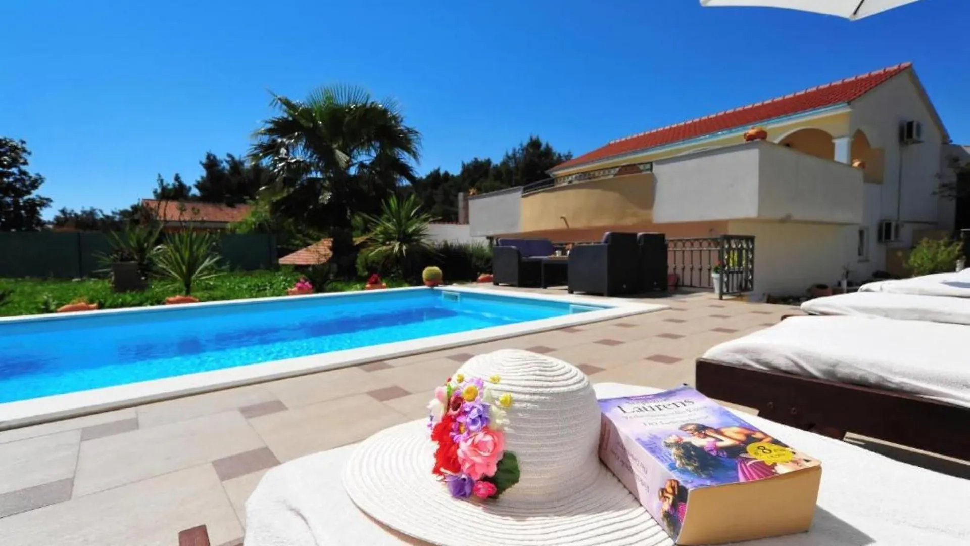 Cozy Apartment In Zadar With Heated Swimming Pool