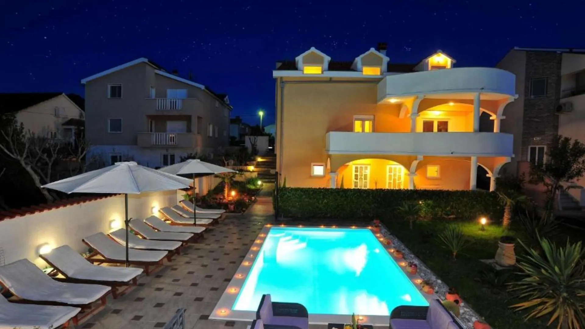 Cozy Apartment In Zadar With Heated Swimming Pool